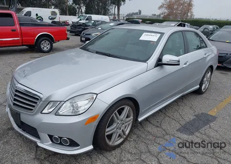 2010 Mercedes-Benz E 350 z USA, uszkodzony, nr VIN WDDHF5GB6AA133210